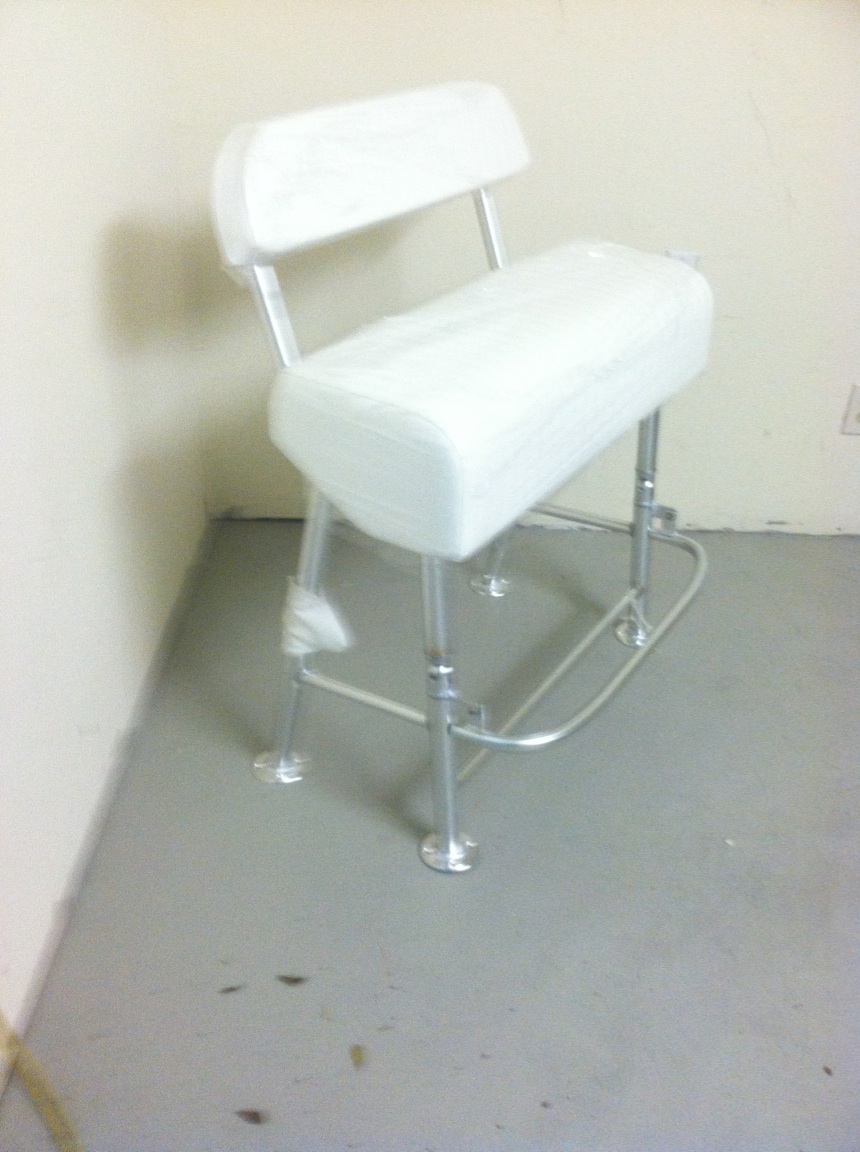 Leaning post with 4 rod holders detachable back rest flip footrest fle