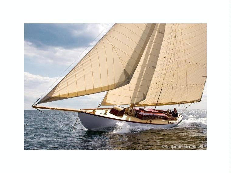 1902  46′ CAPT NAT HERRESHOFF  GAFF  CUTTER    “NELLIE”