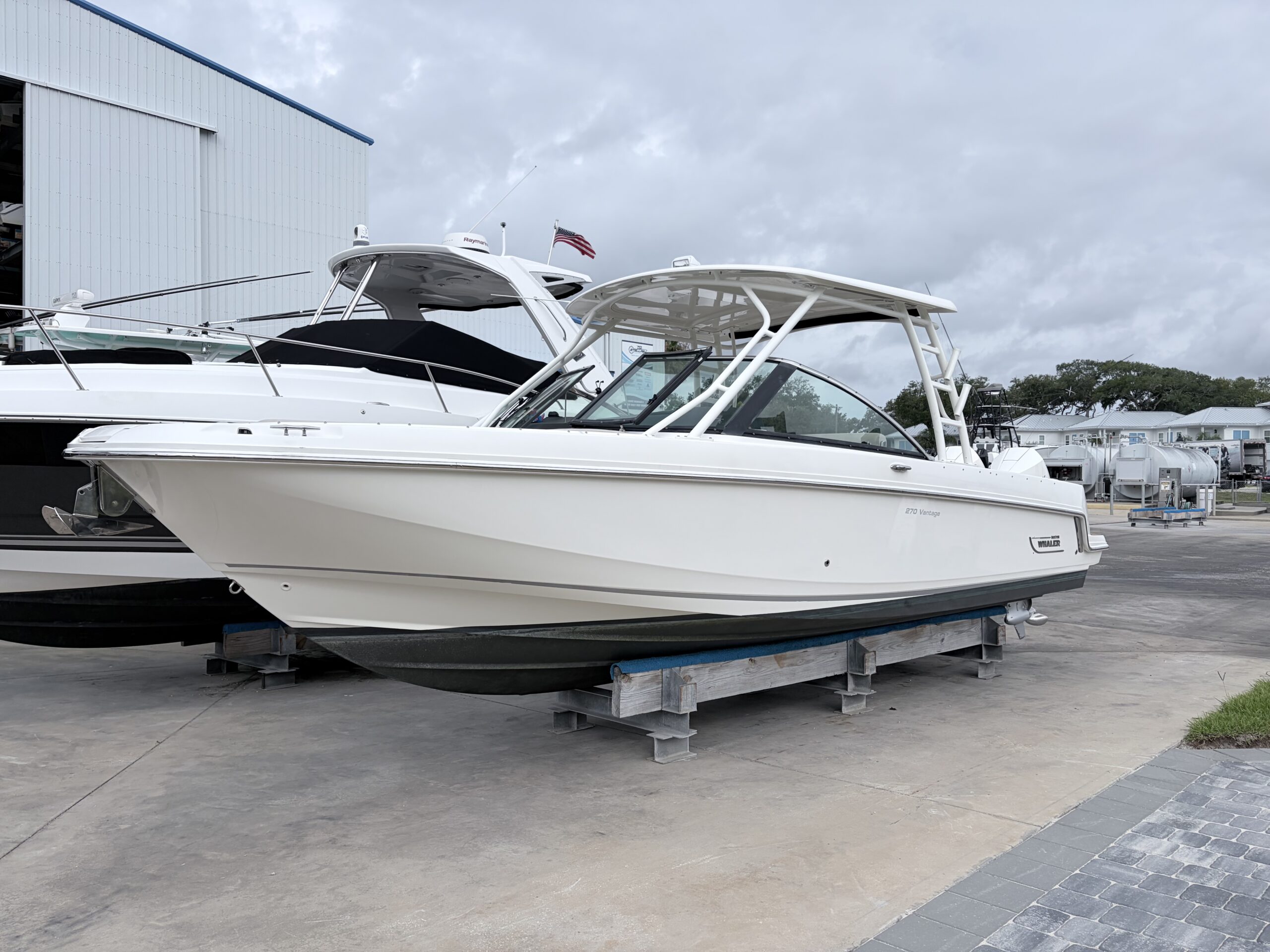 2019 Boston Whaler 270 Vantage