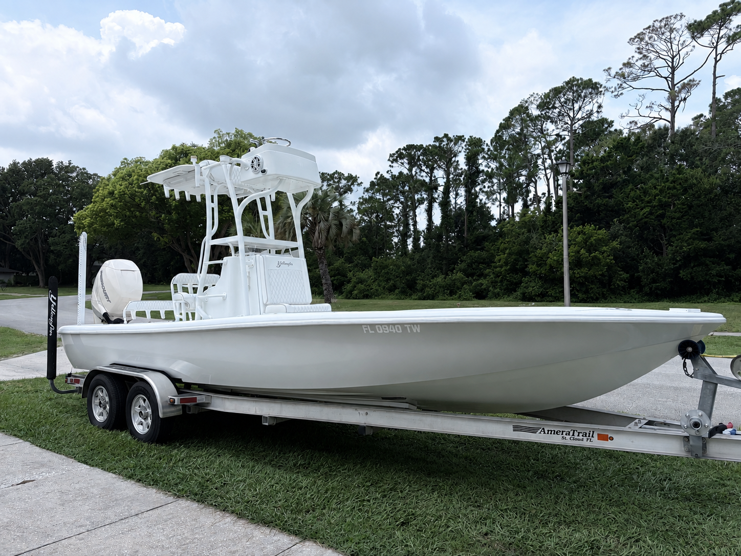 2015 Yellowfin Bay 24